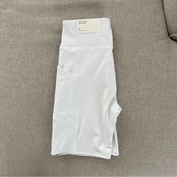 BNWT Aerie high waited biker shorts - Picture 2 of 2